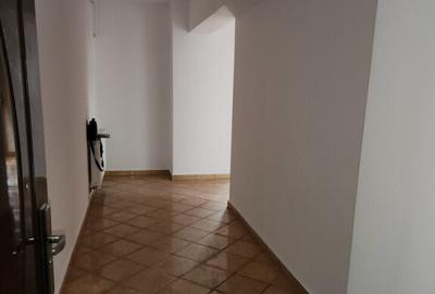 SEMICENTRAL - 3 camere 127 mp utili , parter inalt , bloc 20 - 5