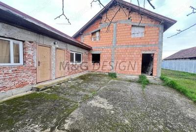 Casă cu 6 camere cu Teren 1325 Mp în Uliuc - 16