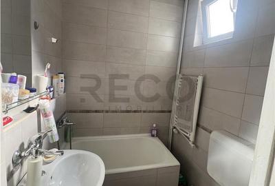Apartament cu 2 camere semidecomandat în Valenta