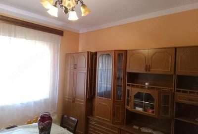 Casă cu 3 camere cu Teren 374 Mp în Central - 2