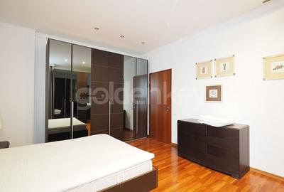 Apartament spatios cu 4 camere | mobilat | vedere libera | 2 garaje - 10