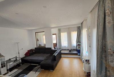 Proprietar Casa de vanzare in Via Carmina: 4 Dormitoare, 2 Baje, 2 Balcoane si gradina - 2