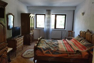 Casă cu 5 camere cu Teren 150 Mp în Central - 2