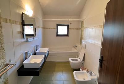 Cetatii -- Casa de inchirat - pretabil rezidential sau birouri - garaj - 6