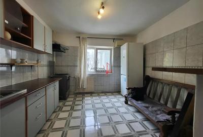 Apartament cu 3 camere decomandat în Unirii - 12