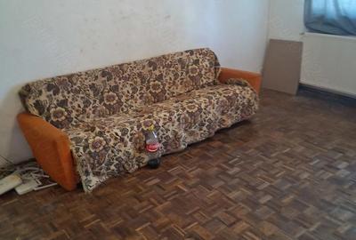 Apartament cu 3 camere semidecomandat în Craiovița Nouă - 3