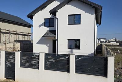 Casă cu 3 camere cu Teren 400 Mp în Exterior Vest - 1