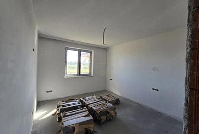 Casă cu 4 camere cu Canalizare în Central - 9