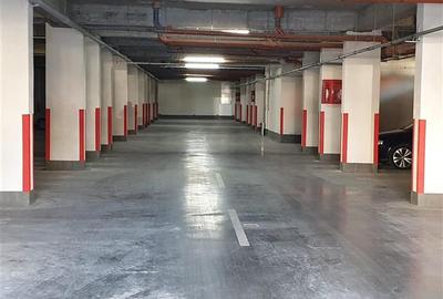 Apartament cu 4 camere decomandat, mobilat în Tractorul - 15