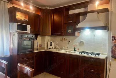 Apartament de vanzare, 4 camere - 2