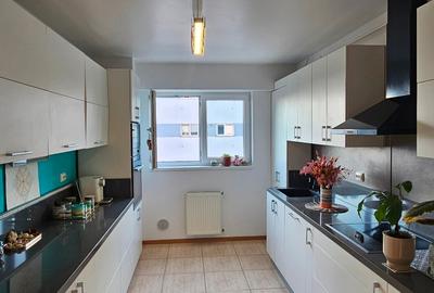 Apartament cu 3 camere decomandat în Andronache - 4
