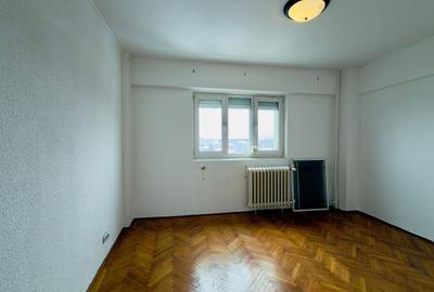 Apartament cu 4 camere decomandat în Titulescu - 2