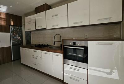 Apartament cu 3 camere decomandat în Decebal - 19