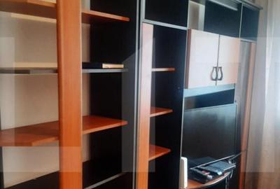 Garsonieră semidecomandată, mobilată în Buziașului