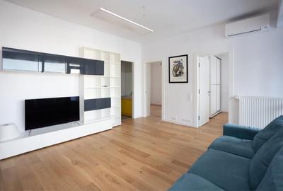 Apartament cu 3 camere semidecomandat în Muncii