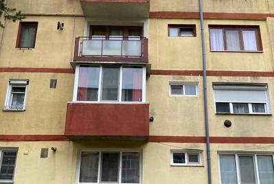 Apartament cu 2 camere semidecomandat în Micro III - 10
