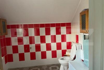 Casă cu 4 camere cu Teren 1000 Mp în Central - 2