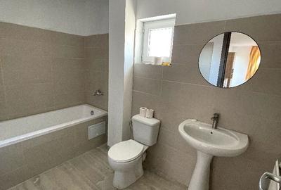 Apartament cu 2 camere semidecomandat în Micro 3 - 5