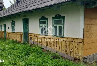 Casă cu 2 camere cu Teren 2000 Mp în Bălcăuți - 2