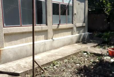 Casa cu utilita?i zona centrala - 2