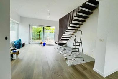 Casă cu 5 camere cu Teren 220 Mp în Ronaț