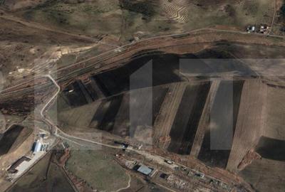 Vanzare urgenta!Teren industrial extravilan,1.1 Ha, front 35 - 1