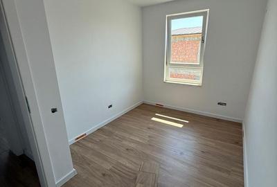 Apartament cu 3 camere semidecomandat în Berceni - 3