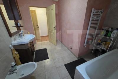 Casa de vanzare, 140 mp, zona Micro 11 - 7