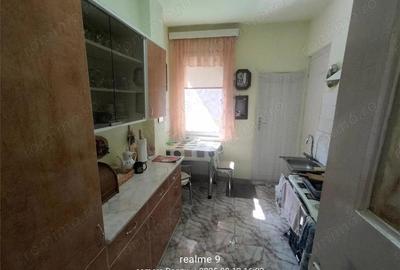 Casă cu Teren 300 Mp în Muncitoresc