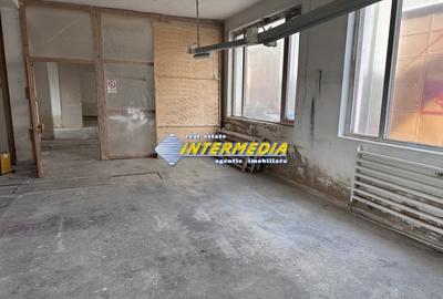 Spațiu industrial, de 250 mp, în Central - 3
