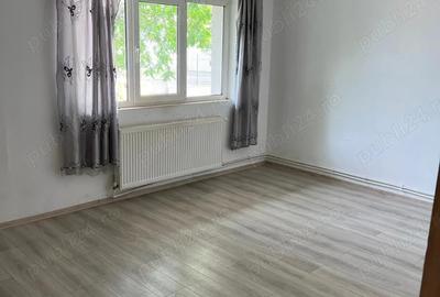 De vanzare apartament 2 camere decomandat parter - 3