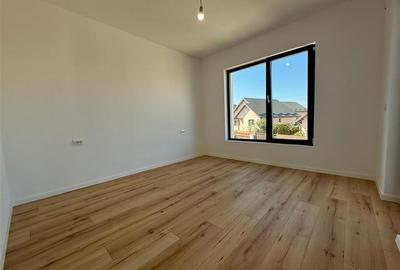 Casa Individuala cu 4 camere - situata la 1km de Lidl Miroslava - 3