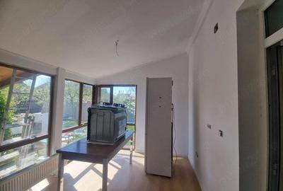 Casă cu Teren 630 Mp în Central