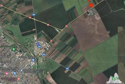 Teren intravilan constructii 4ha cu deschidere la drum european Teren intravilan constructii 4ha cu deschidere la drum european - 3