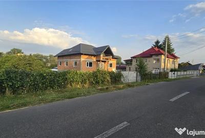 Casă cu 7 camere cu Teren 821 Mp în Dornești - 4