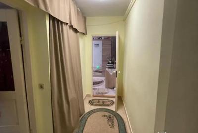 Apartament cu 2 camere semidecomandat, mobilat în Hotvon