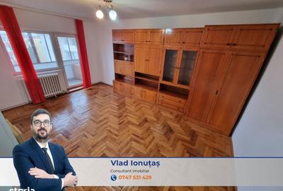 Apartament cu 3 camere decomandat în Central