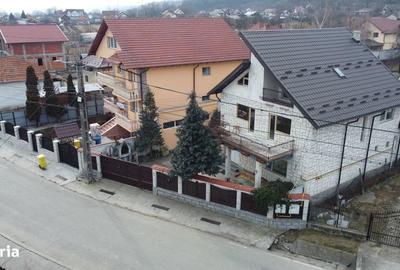 Casă cu 4 camere cu Teren 200 Mp în Central - 3