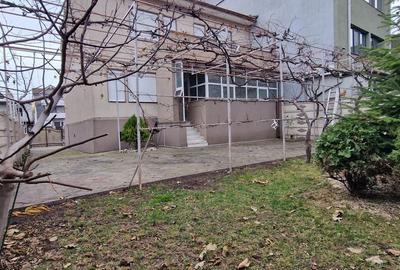 Coiciu, o vila construita pe cadre de beton, bine compartimentata. - 35