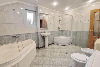 De vanzare apartament cu 3 camere central. - 3