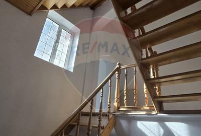 DE VANZARE Casa / Vila cu 11 camere de vanzare in zona Parcul Carol - 45