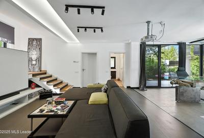 Casă cu 3 camere cu Teren 471 Mp în Central