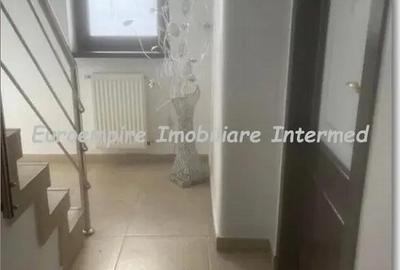 Casă cu 5 camere cu Teren 200 Mp în Faleza Nord - 4