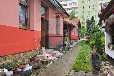 Casă cu 3 camere cu Teren 250 Mp în Central - 2