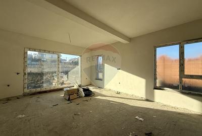 Casă cu 5 camere cu Teren 250 Mp în Florești - 4