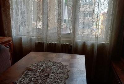 Apartament cu 4 camere decomandat în Central - 2
