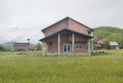 Casă cu Teren 3200 Mp în Lăpuș - 4