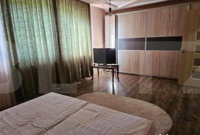 Casă cu 5 camere cu Teren 1300 Mp în Valea - 2