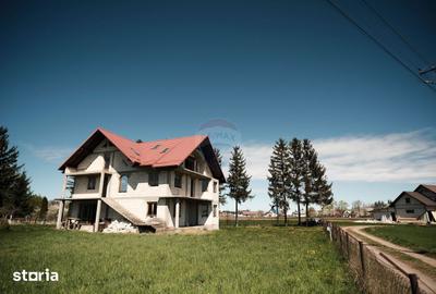 Casă cu 9 camere cu Teren 1674 Mp în Frătăuții Vechi - 12