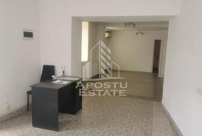 Casa in zona Printul Turcesc ,pretabil si pentru spatiu comercial . - 3